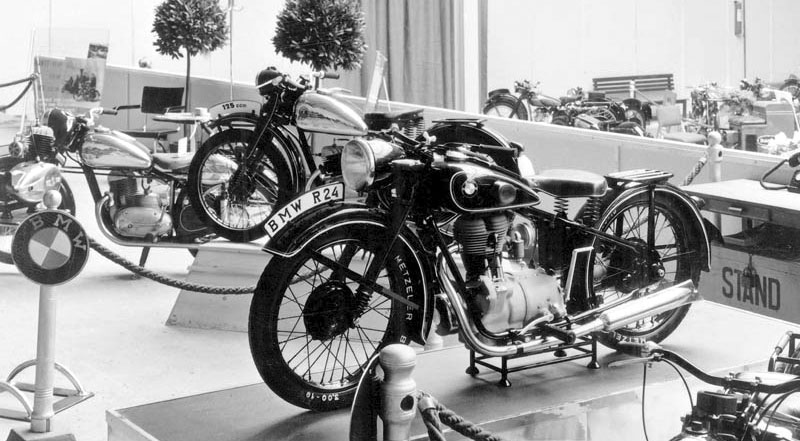 #phm.55747 Photo BMW R24 FACTORY 1948 ASSEMBLY LINE Moto Motorcycle 